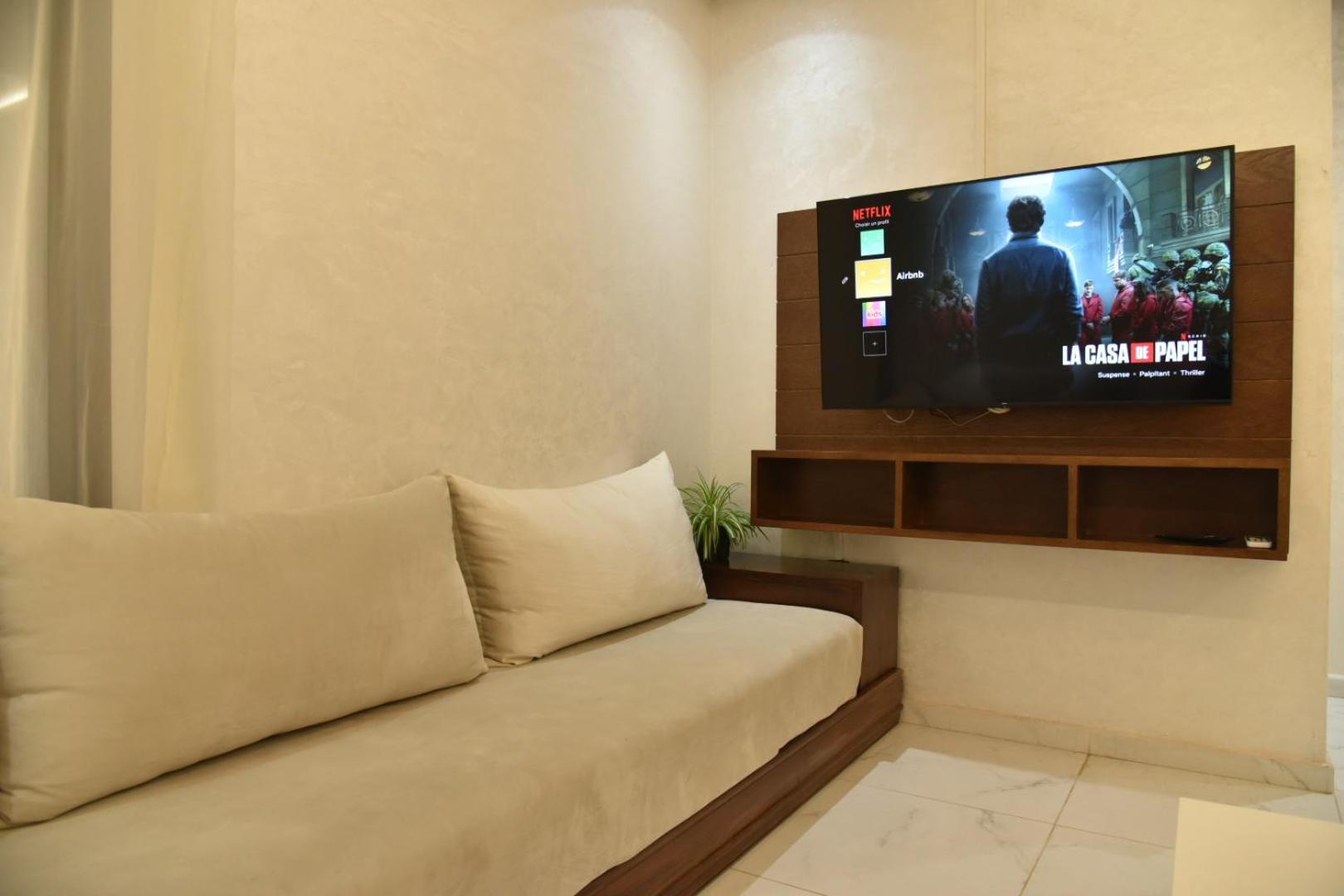 Bright 3-Br In Heart Of Kenitra-Perfect Summer Stay With Parking! エクステリア 写真