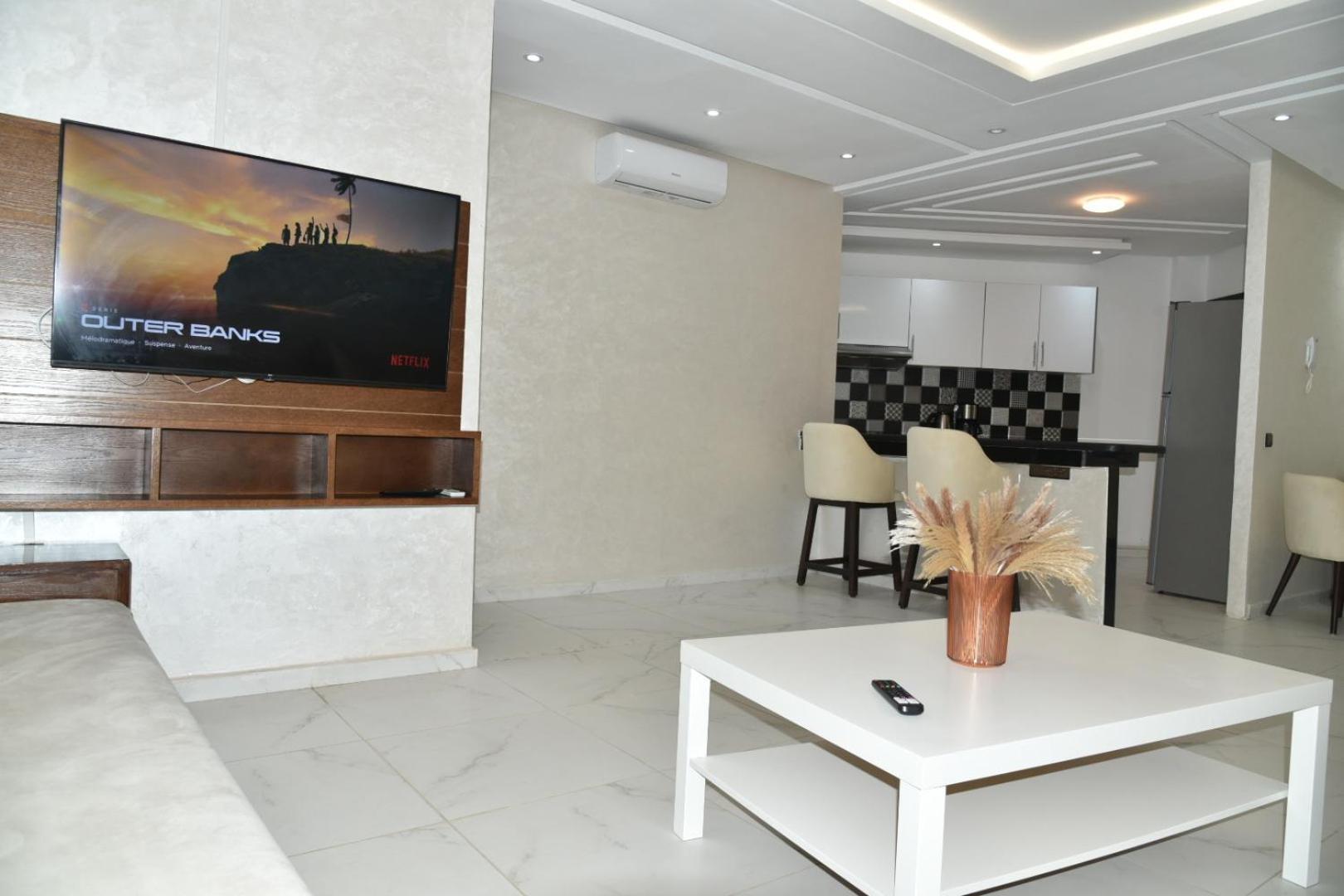 Bright 3-Br In Heart Of Kenitra-Perfect Summer Stay With Parking! エクステリア 写真